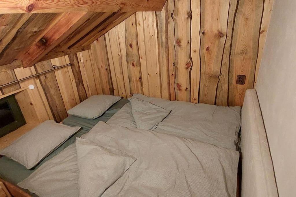 CHALET BORŮVKA - biofarma na samotě v lesích Benesov  Exterior foto